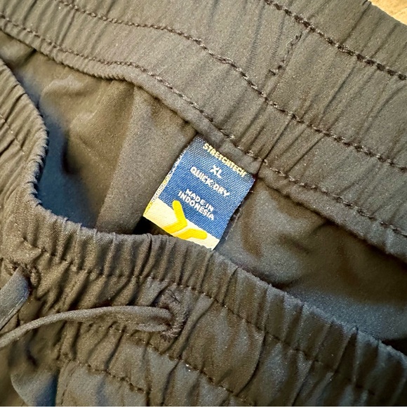 Men’s Old Navy Stretchtech Quick Dry Workout Cargo Pants Size XL NWT NEW Navy - Picture 3 of 9